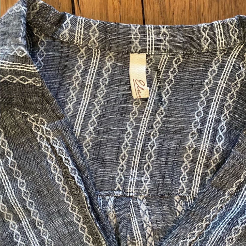 Grey blouse - Picture 2 of 3